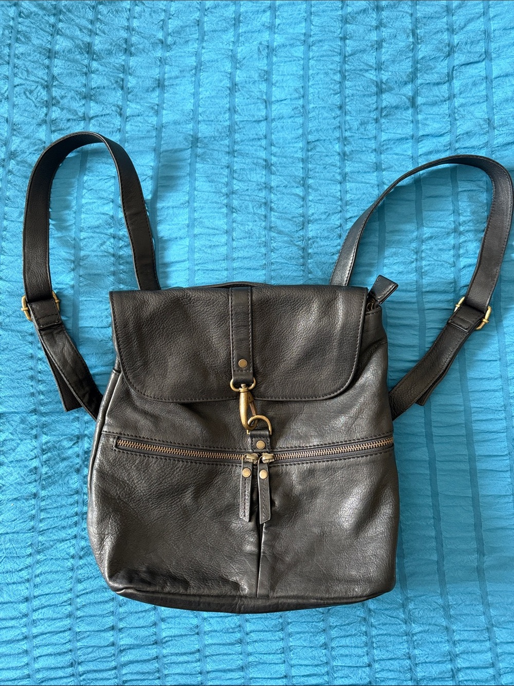 Fat Face Black Genuine Leather Convertible Backpack or Cross Body Purse.